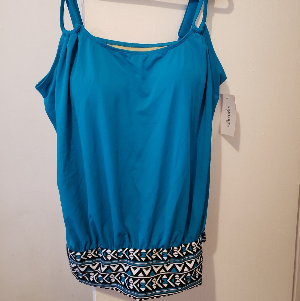 NWT Swimsuits For All Top